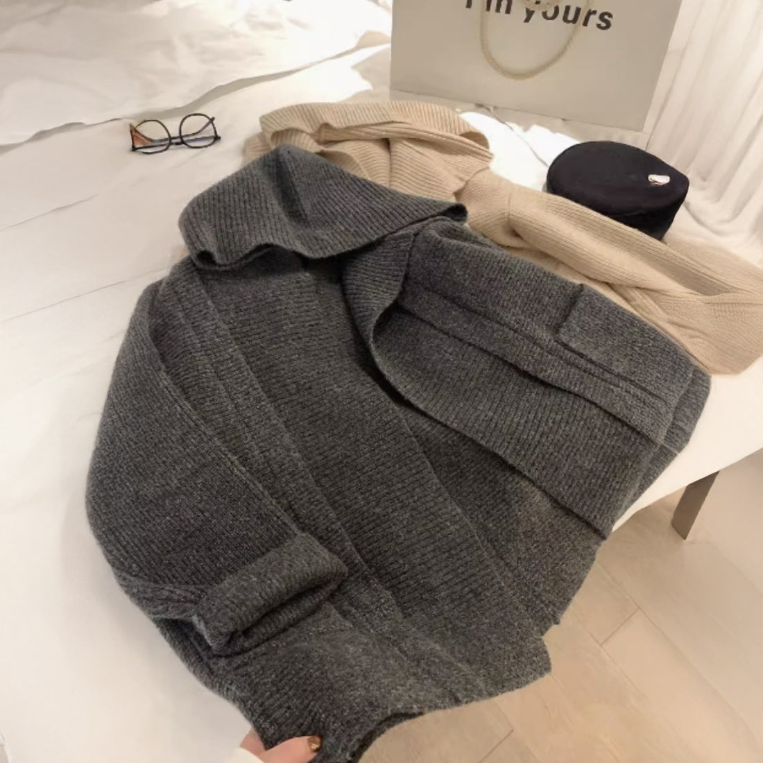 フード付きニットカーディガン