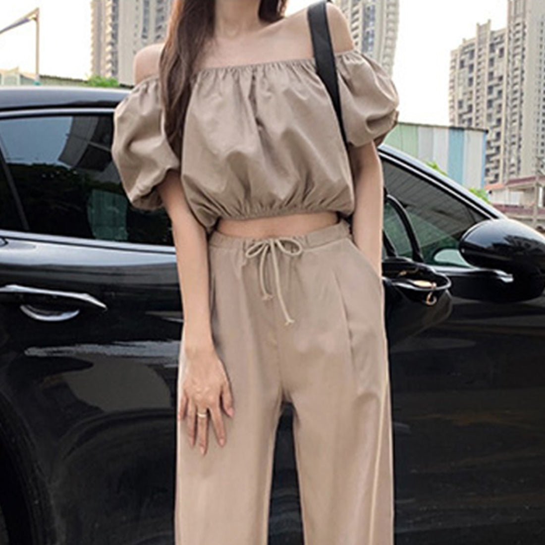 オフショル+ワイドパンツセットアップ