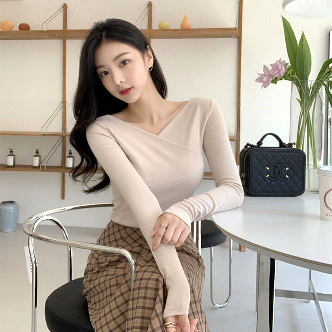 クロスVネック長袖Tシャツ