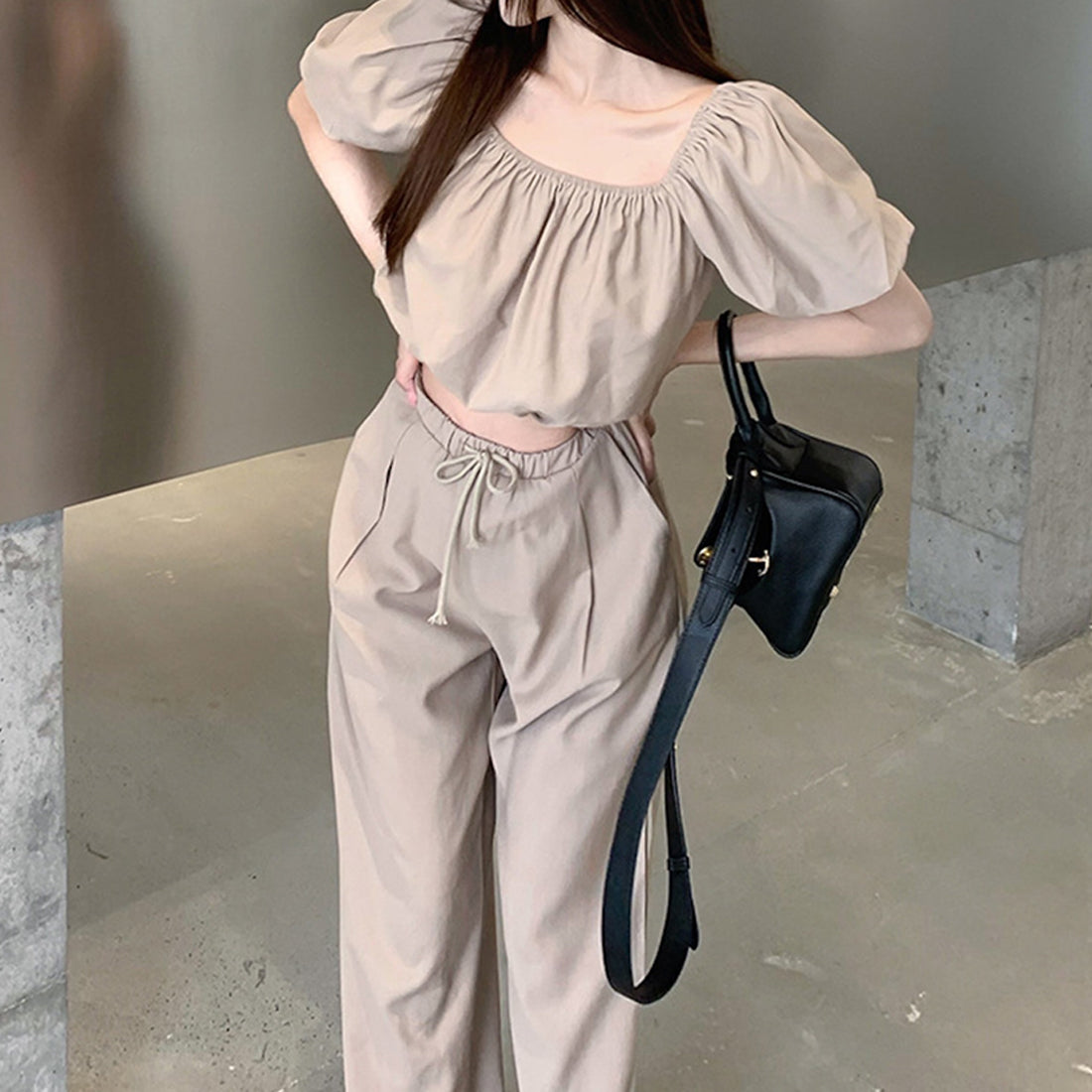 オフショル+ワイドパンツセットアップ