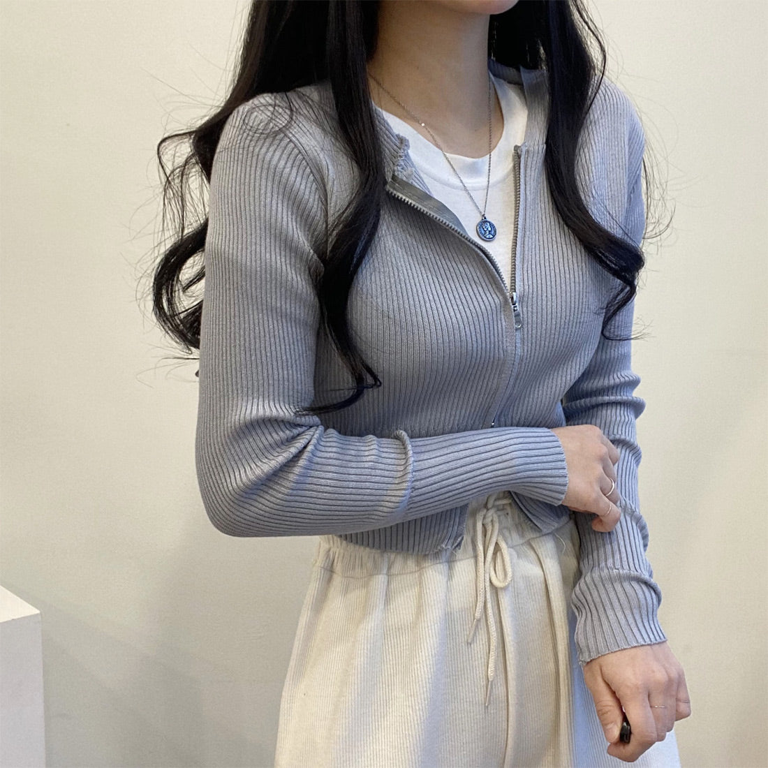 リブニットフードジップアップ